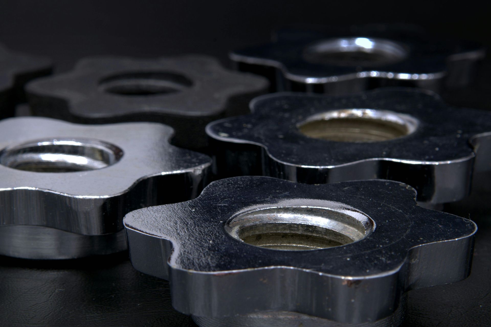 Metallkomponenter med overflatebehandling